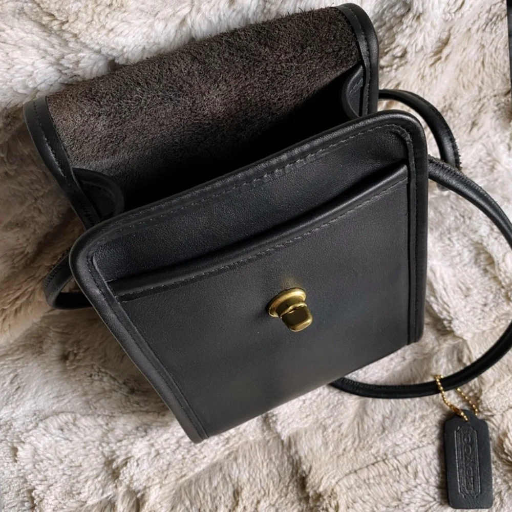 VINTAGE COACH BLACK SCOOTER SIDEPACK CROSSBODY BAG